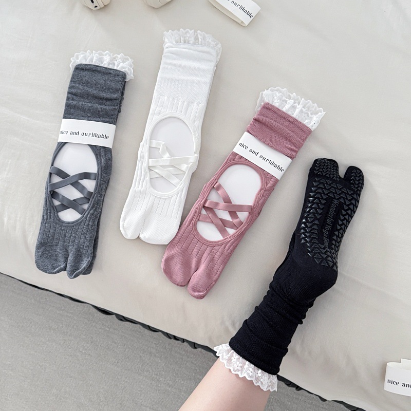 Lace Trim Split Toe Yoga Socks - огляд і ціна Embellish Knit